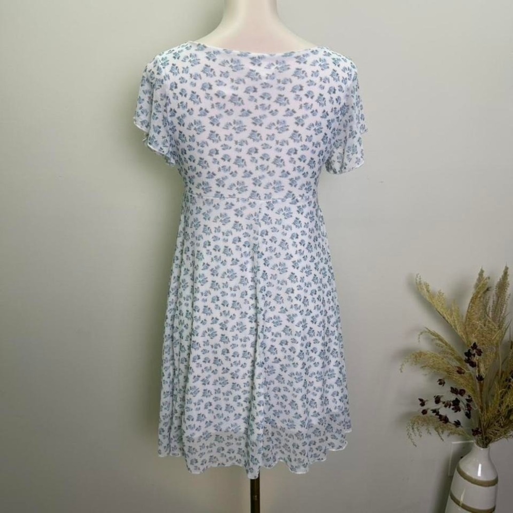 See You Monday Women's Size Medium White & Blue Floral Empire Waist Mini Dress - Picture 5 of 8